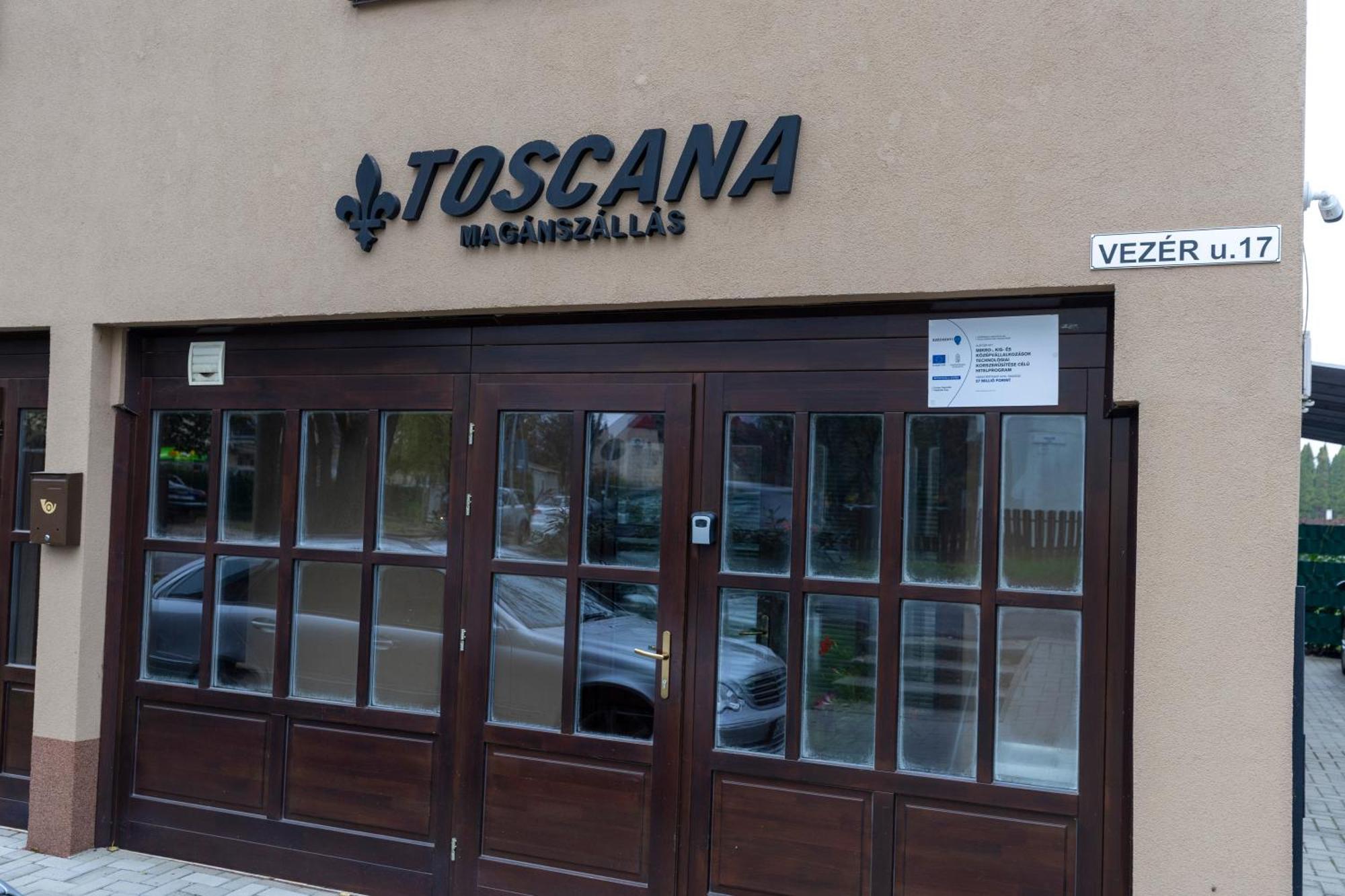 Toscana Debrecen Buitenkant foto